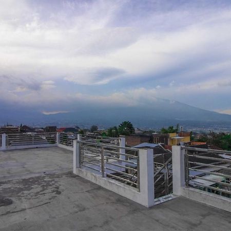 Villa El Nino 5 Bedroom Dengan Rooftop Mountain View Batu  Exteriör bild