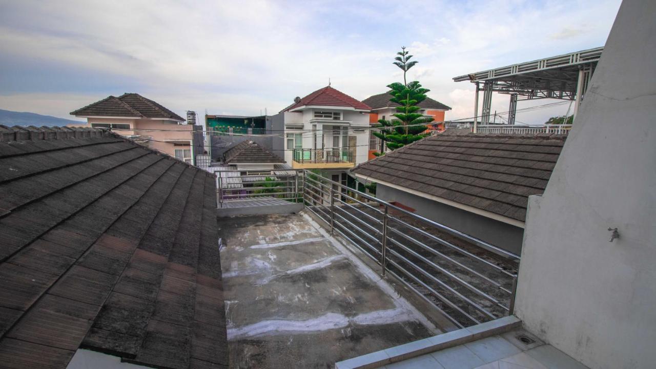 Villa El Nino 5 Bedroom Dengan Rooftop Mountain View Batu  Exteriör bild