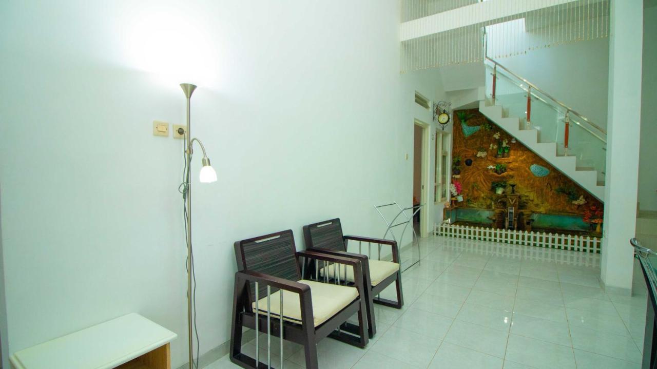 Villa El Nino 5 Bedroom Dengan Rooftop Mountain View Batu  Exteriör bild